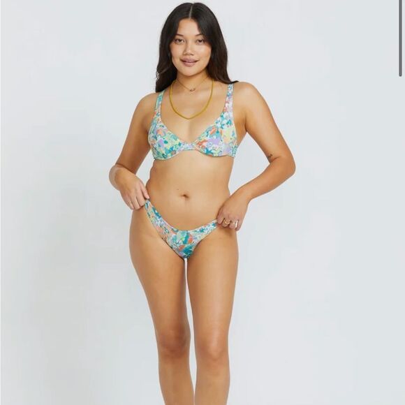 Billabong Bella Costa Ruby Underwire Top - Picture 2 of 7